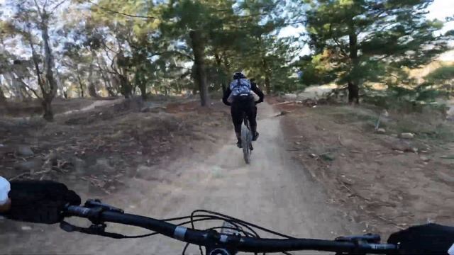 Commencal Meta SX Ohlins Edition Yellow NBD смотреть онлайн