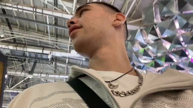 СБЕЖАЛИ ОТ ВСЕХ, ЧТОБЫ ПОГУЛЯТЬ НА ВДНХ I ВЫСТАВКА РЕГИОНОВ РОССИИ смотреть онлайн