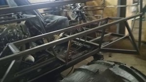 строю новый вездеход, на базе Уаза.