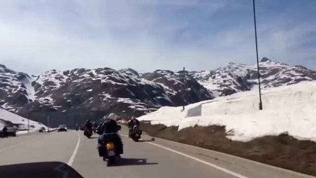 I Santi sulle alpi svizzere!! смотреть онлайн