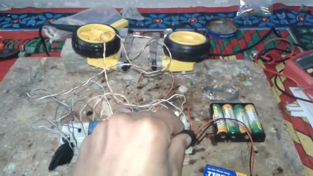A light-tracking robot-test1 смотреть онлайн