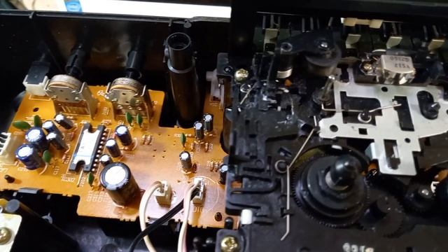 Самая народная магнитола 90-х - Panasonic RX FS 430 !  Разбираем, слушаем радио и кассеты.