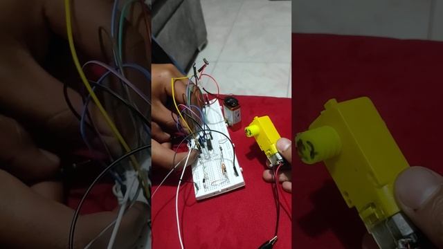 motorreductor conectado en protoboard смотреть онлайн