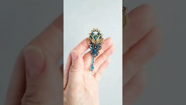 Брошь-перо "ХЛОЯ " #frivolite #tatting #фриволите #lace #jwellery #brooch #tattinglace смотреть онлайн