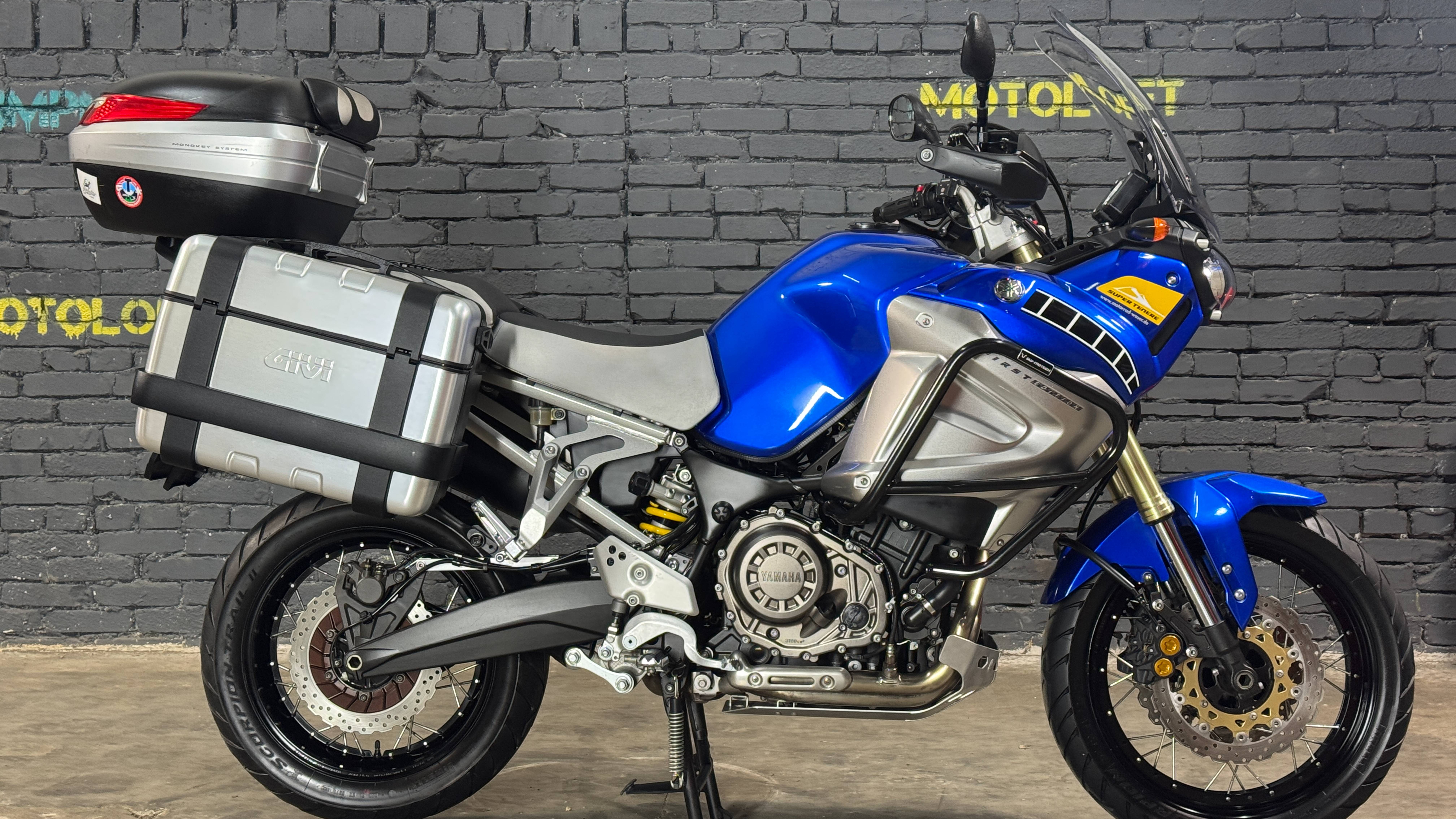 Yamaha XT1200Z Super Tenere смотреть онлайн