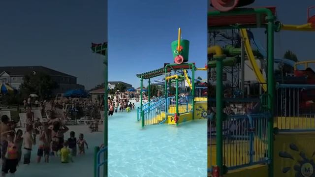 Biggest Water bucket at water park смотреть онлайн