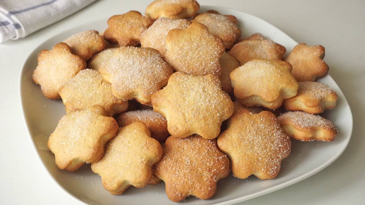 Это Печенье не возможно не готовить каждый день. Печенье вкуснее чем в магазине. Вкусно и просто. смотреть онлайн