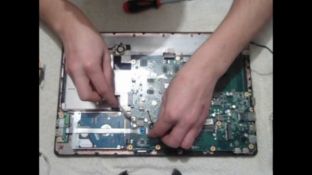 Как разобрать ноутбук eMachines E732G(disassemble eMachines E732G) смотреть онлайн