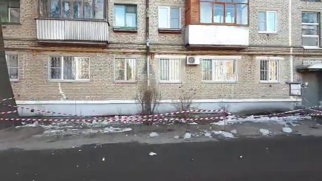 Сход льда на машину. Вторая часть смотреть онлайн
