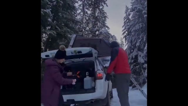 Camping in Snow with Centori Outdoors RTT I Hard Shell Roof Top Tent смотреть онлайн