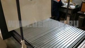 Упаковка картонных коробов, консервов ,бутылок и банок на подложке с отбортовкой, пластиковых ведер.