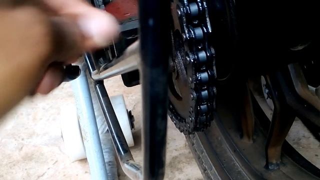 RS 200 Pulsar Drive Chain Lubrication смотреть онлайн