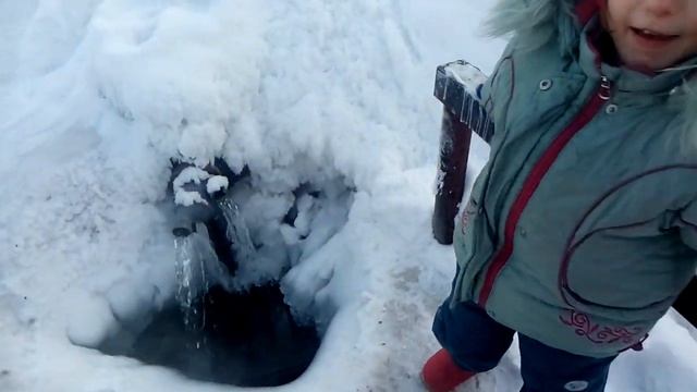 ПЬЕМ ВОДУ ИЗ РЕЧКИ!!!ЛОВИМ РЫБУ НА ПРОВОЛОКУ!!!ТАК МОЖЕТ КАЖДЫЙ СМОТРЕТЬ ДО КОНЦА!!!!!!!!!!! смотреть онлайн