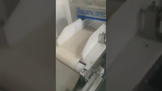 DAS Electronics Metal Detector helps to detect metal contaminant form Bakery Product. смотреть онлайн