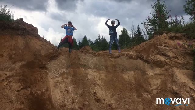 Прыгаем с карьер✌🏻🙂🤘🏻🤜🏻🤛🏻 смотреть онлайн
