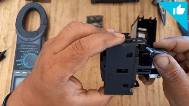MANTENIMIENTO CONTACTOR SIEMENS SIRIUS *E01* TUTORIAL смотреть онлайн