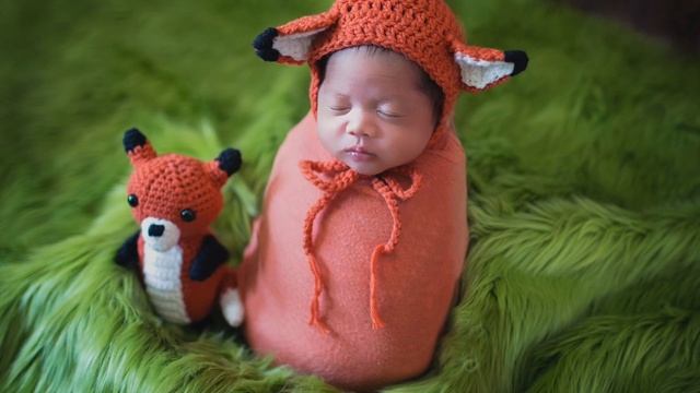 Newborn Photography - baby Mozart смотреть онлайн