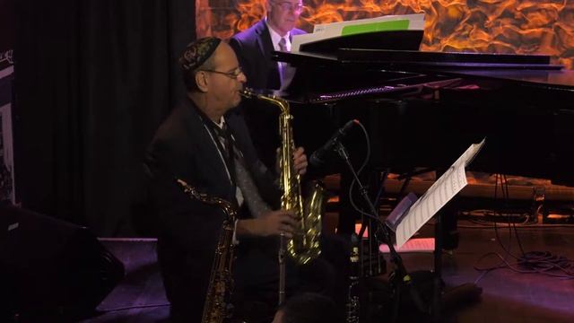 Oleg Frish: I've Heard That Song Before. Live at the Iridium, NY, 2016 смотреть онлайн