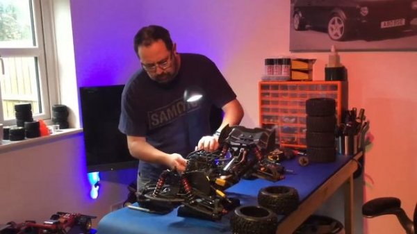 Arrma Kraton 6s wheel and tyre swap to proline badlands before bash