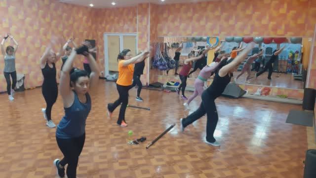 ФУНКЦИОНАЛЬНЫЙ ТРЕНИНГ НА СТЕПЕ ЦЕЛАЯ ТРЕНИРОВКА / FUNCTIONAL TRAINING / ГРУППОВАЯ ТРЕНИРОВКА смотреть онлайн