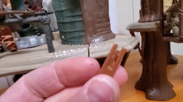 Comparison - 1983 Kenner Star Wars Ewok Village/1991 Kenner Robin Hood Sherwood Forest смотреть онлайн