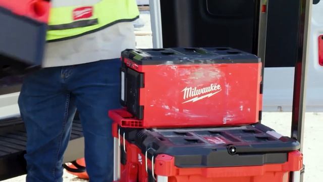Milwaukee Pipeline: M12 & M18 Wet/Dry Vacuums смотреть онлайн