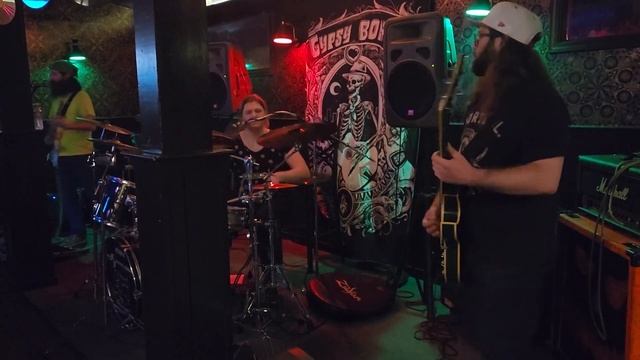 EPIC COVER Led Zeppelin - Immigrant Song by Kat & Whiskers live at Studio Inn Chico, Ca Jan 7 2023 смотреть онлайн
