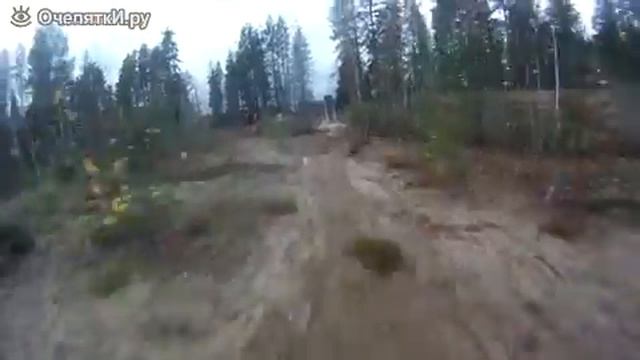 Прыжок на мотоцикле в воду с высоты смотреть онлайн