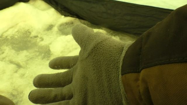 РЫБАЛКА В ЛЮТЫЙ МОРОЗ. РЫБА ПОД НАМИ - ПАЛАТКА ОТ ПОДЖОПНИКОВ. ПРИЕХАЛИ НА СОБАКЕ смотреть онлайн