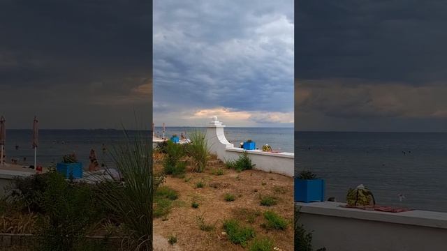 В Евпаторию пришла долгожданная прохлада #евпатория #море #крым смотреть онлайн