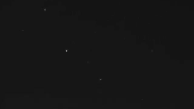 MUST SEE GREAT FOOTAGE OF UFO REFLECTING LASER POINTER ECETI RANCH MT. ADAMS Triangle смотреть онлайн