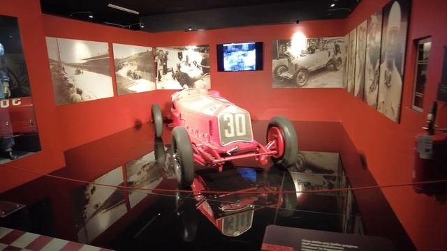 Национальный автомузей Италии: зал Формулы-1 / Formula 1 exibition in National cars museum of Italy смотреть онлайн