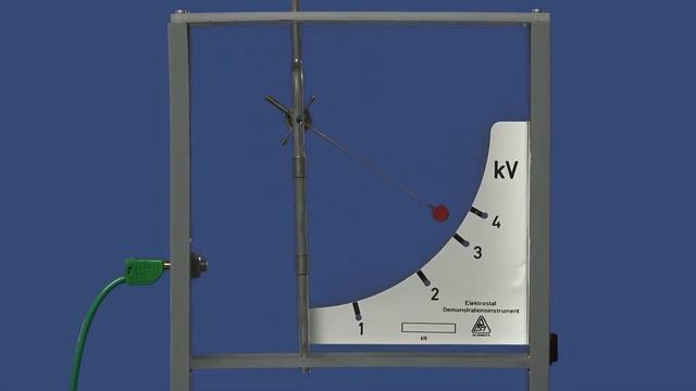 9.4.201 Dielektrikum im Kondensator mit konstanter Ladung смотреть онлайн