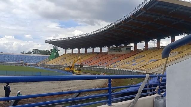 Senin, 6 maret 2023 ( terkini renovasi bagian dalam dan luar stadion sijalak Harupat ) смотреть онлайн