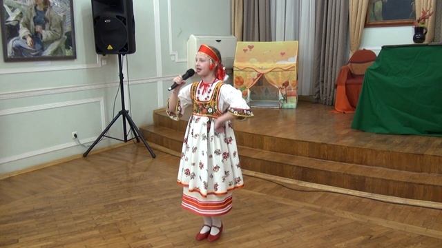 София Демьянова - "Пошла млада за водой" смотреть онлайн