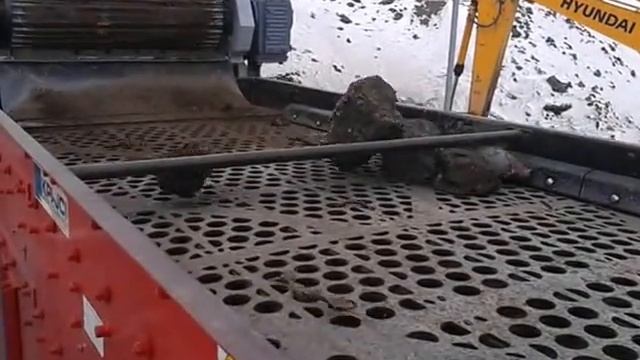Работа горизонтального грохота S 40 DROBMASH-POSCH смотреть онлайн