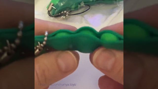 Брелок-антистресс «Горошек» обзор от https://vk.com/nanya.toys смотреть онлайн
