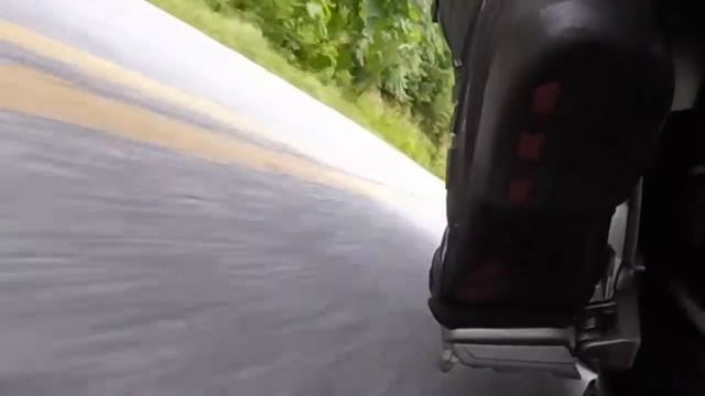 CBR500r on the mountains of Tryon NC (peg scrape) смотреть онлайн