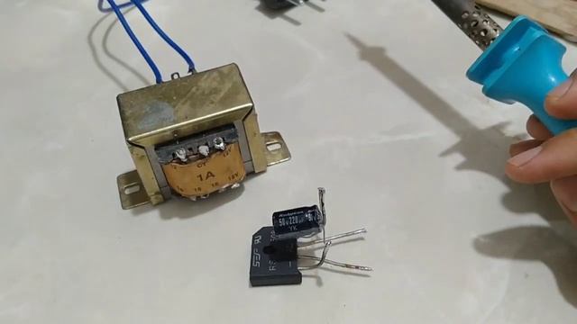 Merubah tegangan trafo 18V CT menjadi 40V tunggal смотреть онлайн