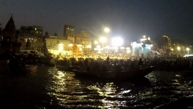 Варанаси. Огненная пуджа Ganga Maha Aarti. Ночной Ганг. смотреть онлайн