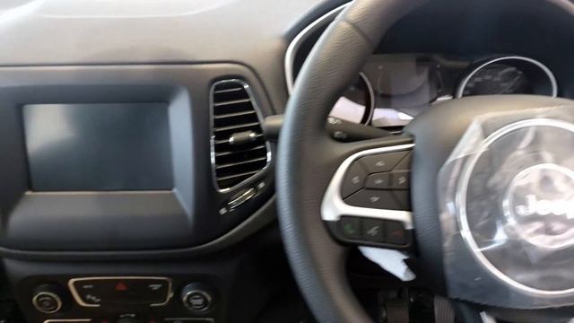 Jeep Compass Walkaround review | MOTORCAFFE смотреть онлайн