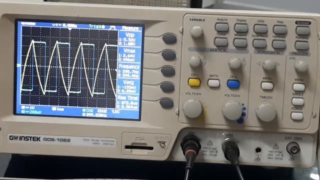 Integrator and Relaxation oscillator (PHY441A - IITK) смотреть онлайн