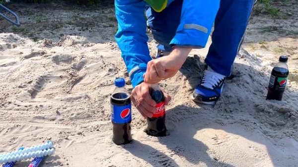 Coca Cola, Coca Cola Zero VS Pepsi, Pepsi Lime Mint VS Mentos Strong