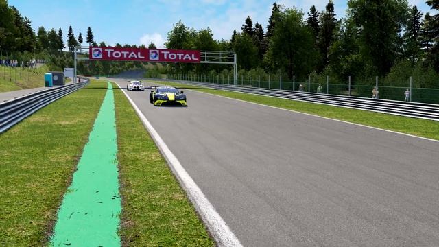 ACC - Lap Around Spa - #95 Beechdean AMR смотреть онлайн