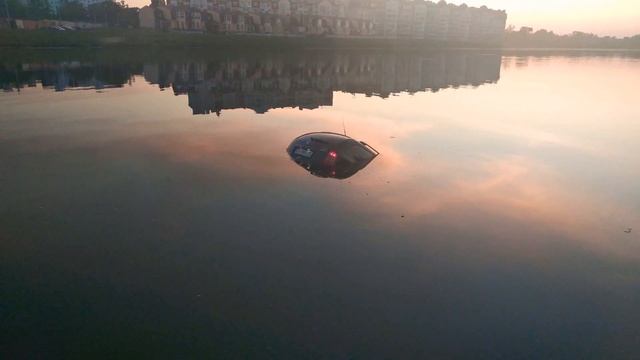 Машина ушла под воду в Чернигове смотреть онлайн