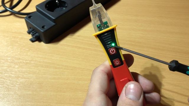 📌 Bezdotykowy jednobiegunowy próbnik napięcia Volt Detector 12–1000 V AC - Wiha 43797 смотреть онлайн