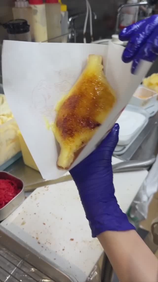 100 йен! Специализированный магазин изысканных жареных сэндвичей со сливками. Всего 1 доллар! смотреть онлайн