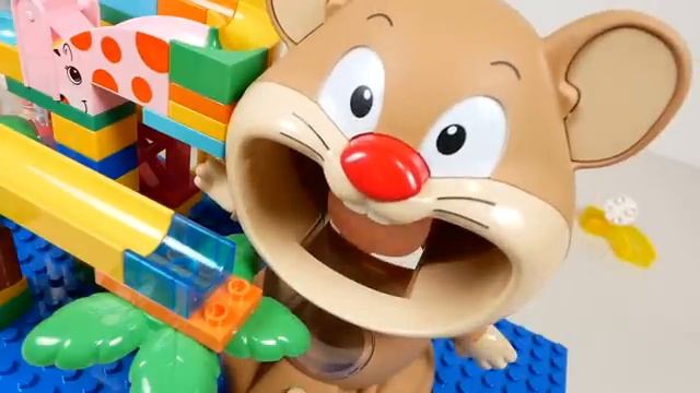 Веселые горки Marble Run ASMR ☆ Лего блоки -мышиный атракцион смотреть онлайн