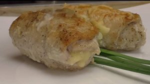 Рулетики из куриной грудки с сыром в духовке