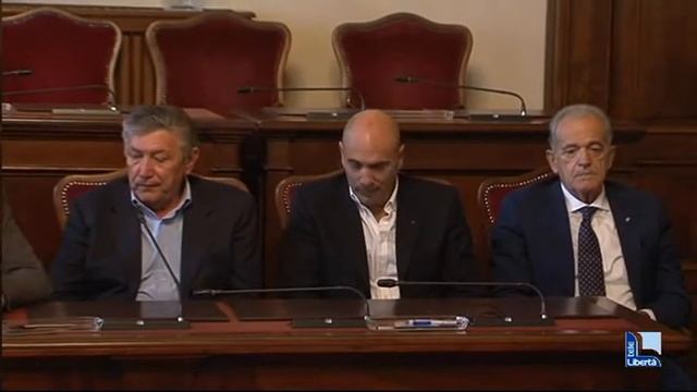 Rugby: domenica il derby di Piacenza. Antipasto del terzo tempo in Comune смотреть онлайн